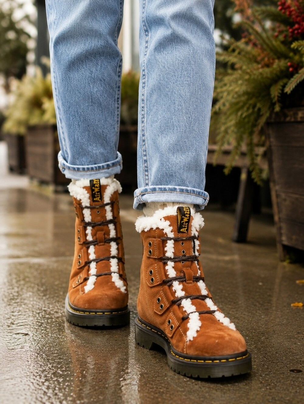 Dr. Martens Women's 1460 Lace to Toe Fur Lined Buttersoft Lace Up Boots Size 6